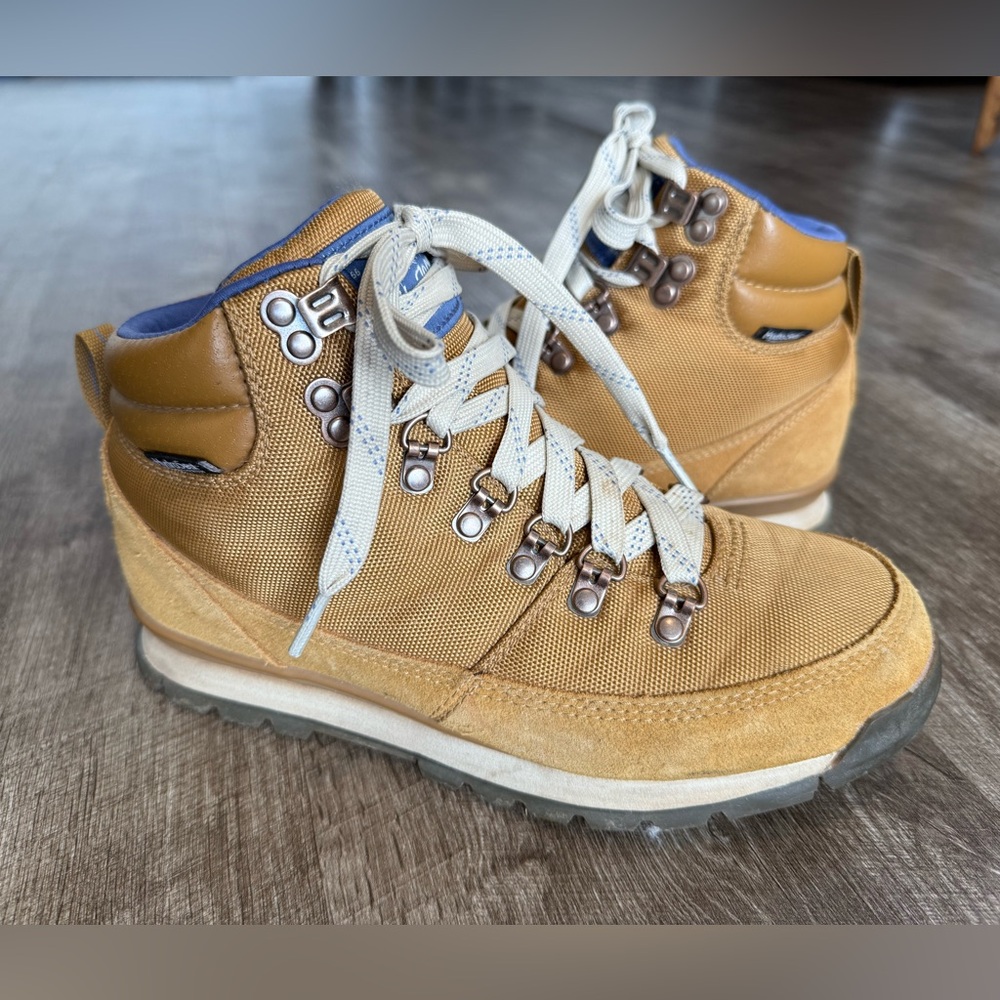 The North Face Back-To-Berkeley Redux Tan Suede Casual Hiking Boot Women’s 7